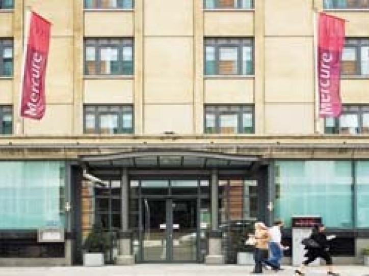Accessible London Bridge Hotel Card image