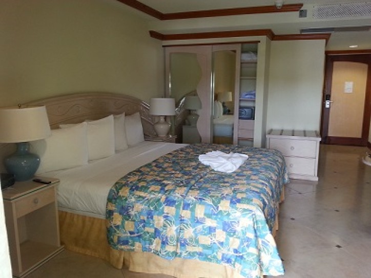 Wheelchair friendly beach hotel Card image