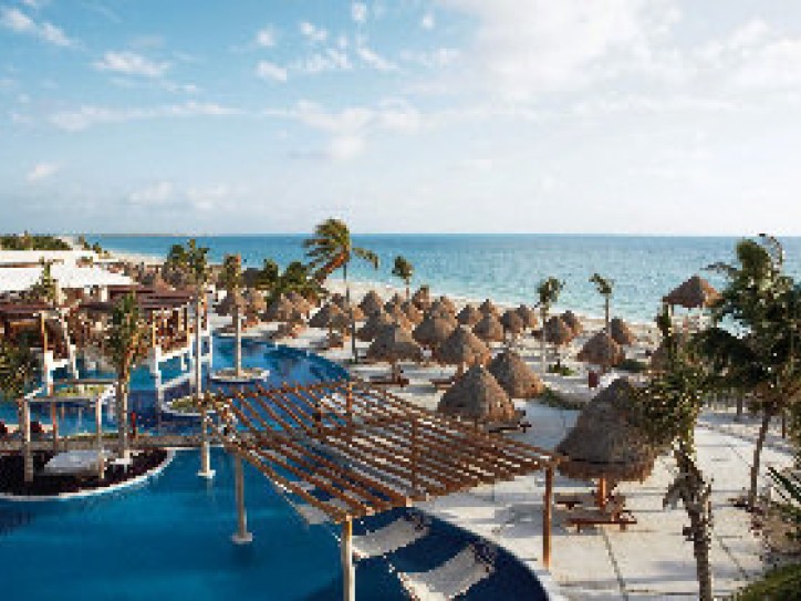 Wheelchair friendly beach hotel Card image