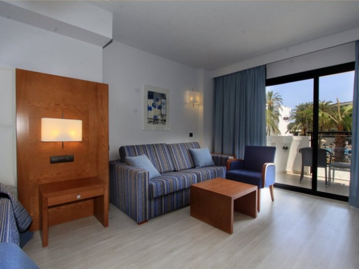 Luxury Accessible Beach Hotel Card image