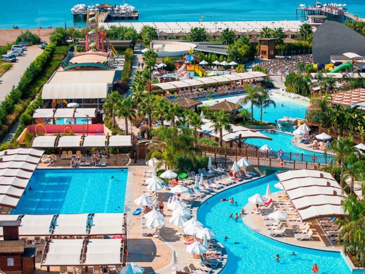 Relax by the Sea at Our Accessible Luxury Beach Hotel Card image