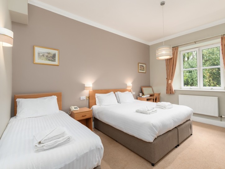 Accessible Manor Hotel Card image