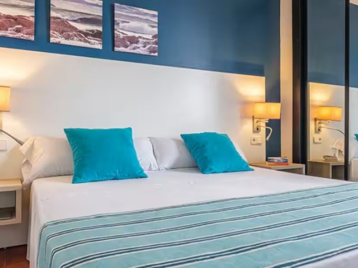 Accessible Beach hotel Card image