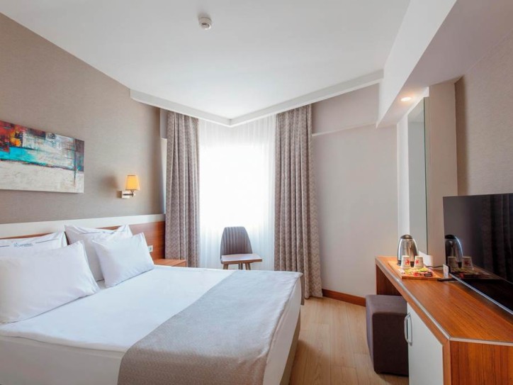 Easy, Comfortable, and Accessible 3-Star Stays Card image