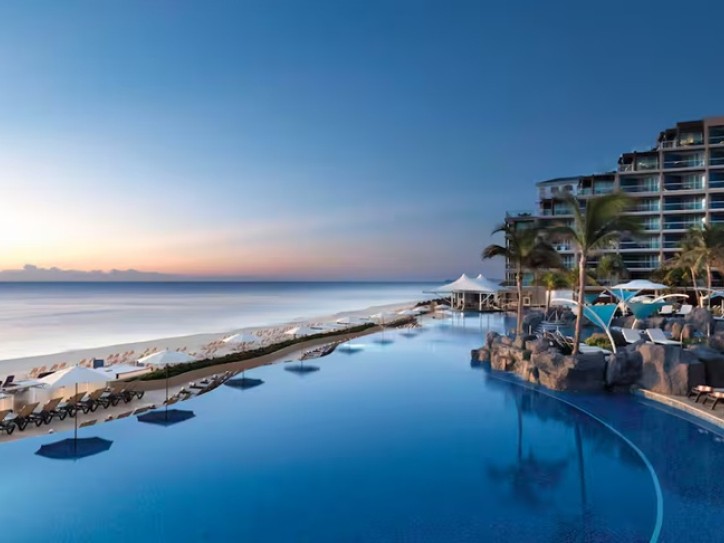 Accessible beach hotel Card image