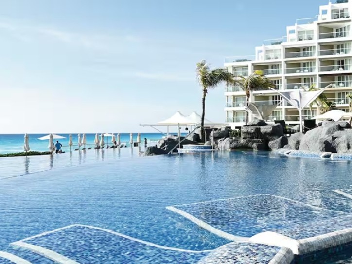 Accessible beach hotel Card image
