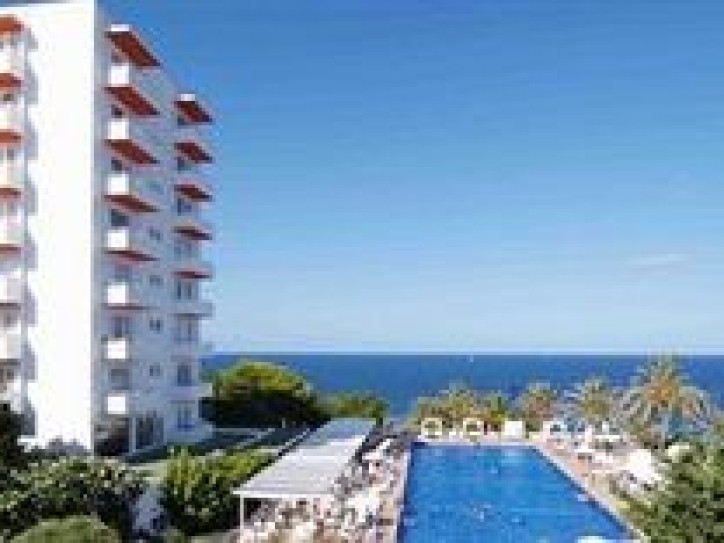 Accessible Beach Hotel Card image