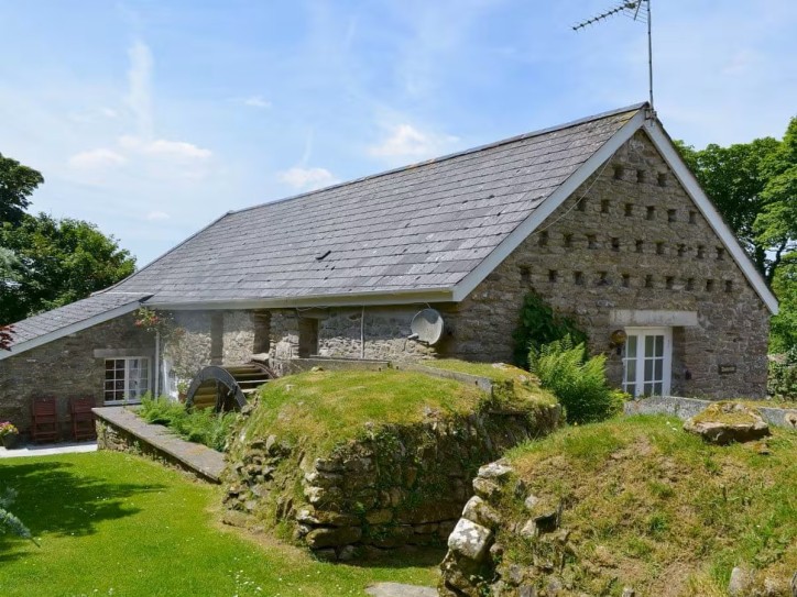 Accessible Country Cottage Card image