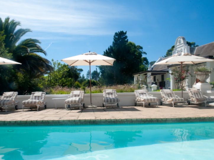 Accessible country lodge house Card image