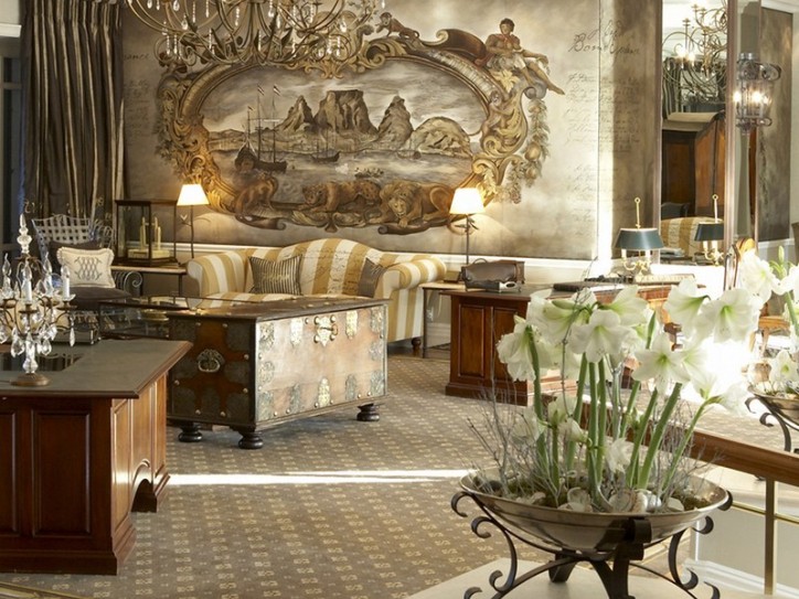 Luxury Harbour hotel Card image