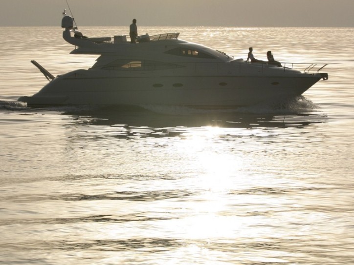 Luxury Harbour hotel Card image