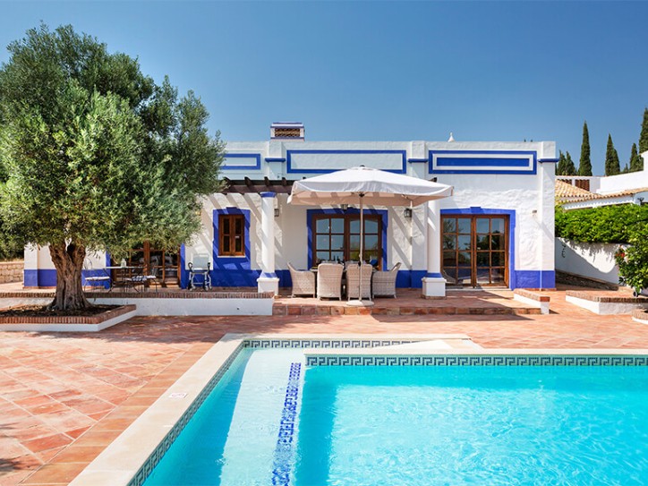 Accessible Villa, near Vilamoura Card image