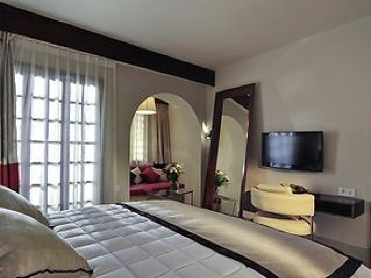Relax by the Sea at Our Accessible Beach Hotel Card image