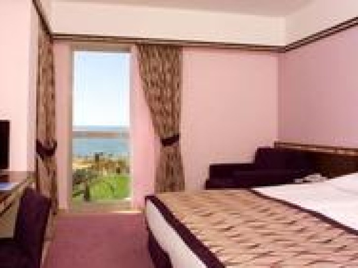 Relax by the Sea at Our Accessible Beach Hotel Card image