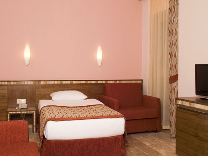 Relax by the Sea at Our Accessible Beach Hotel Card image