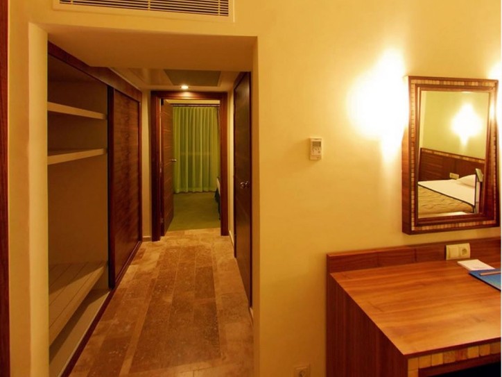 Relax by the Sea at Our Accessible Beach Hotel Card image