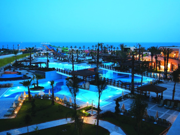 Relax by the Sea at Our Accessible Beach Hotel Card image