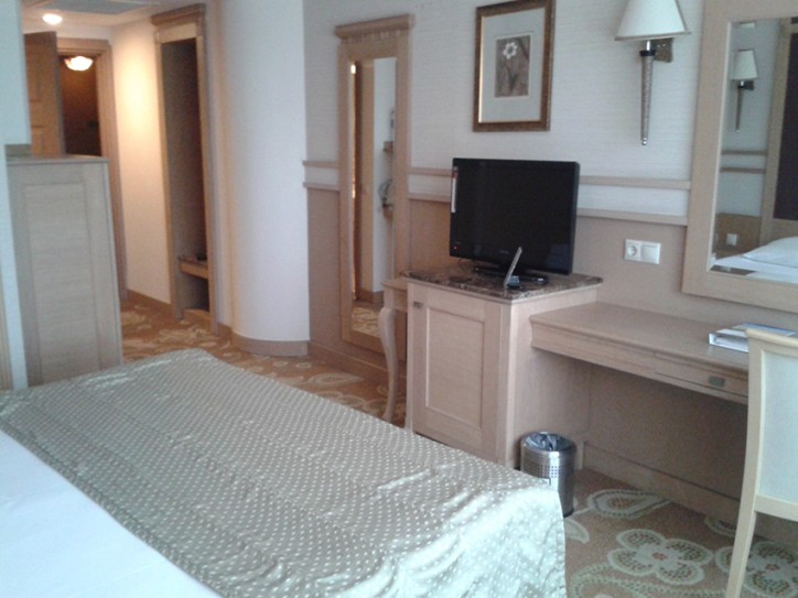 Relax by the Sea at Our Accessible Beach Hotel Card image