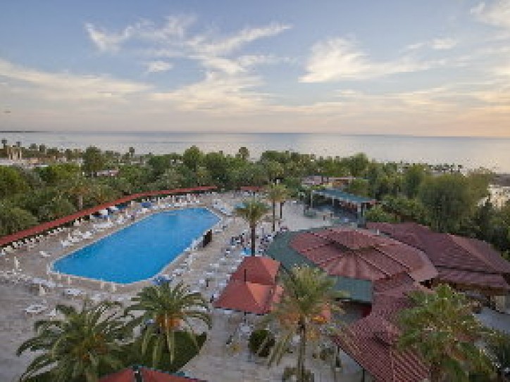 Relax by the Sea at Our Accessible Beach Hotel Card image
