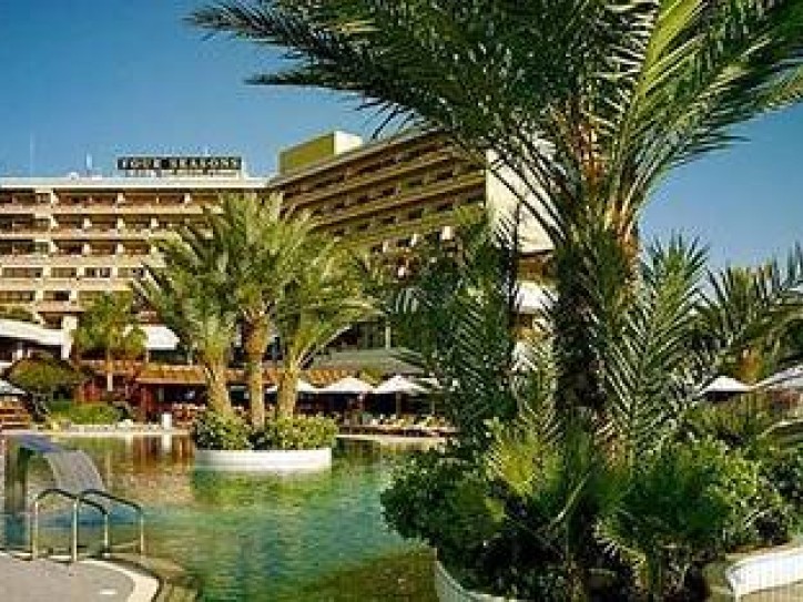 Luxury Beach hotel Card image