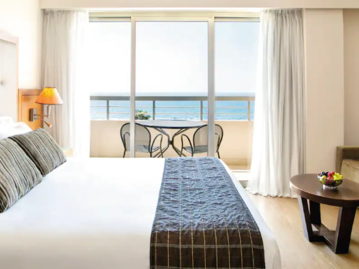 Accessible beach hotel Card image