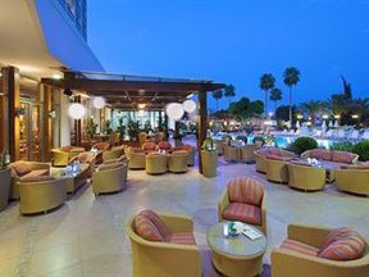 Accessible beach hotel Card image