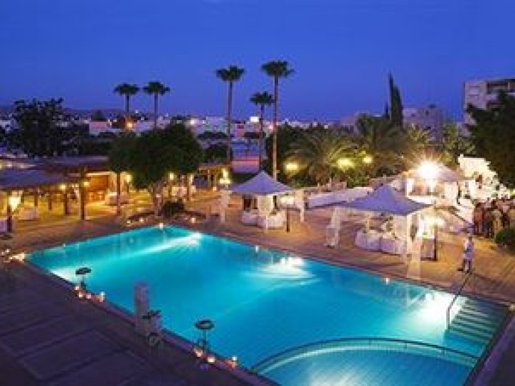 Accessible beach hotel Card image