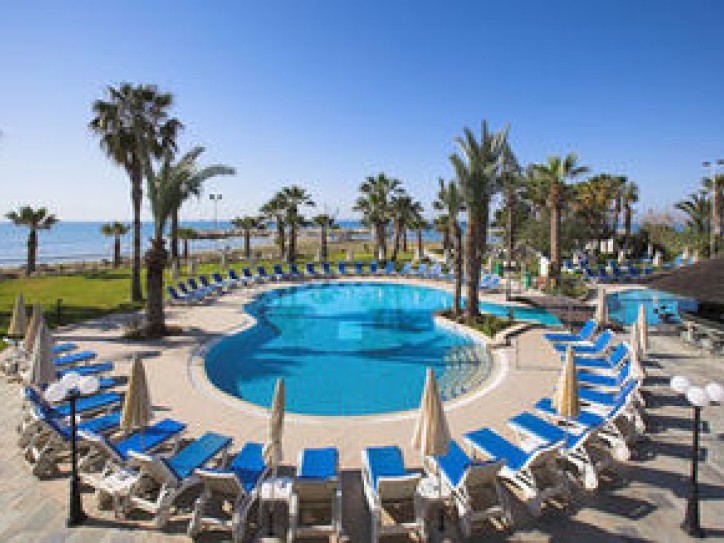 Accessible Beach hotel Card image