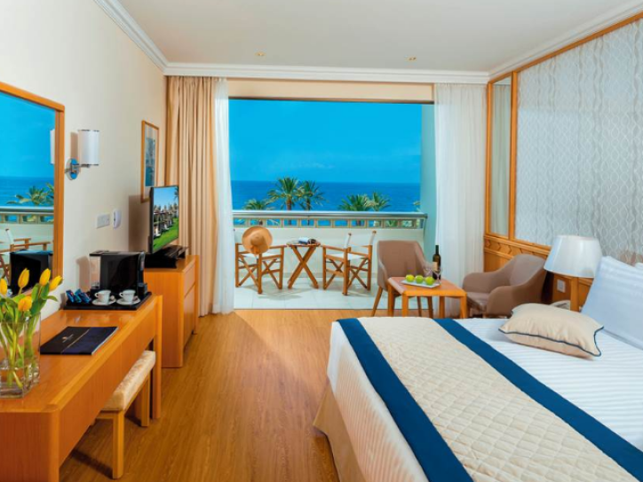 Deluxe Beach Hotel - Adults only Card image