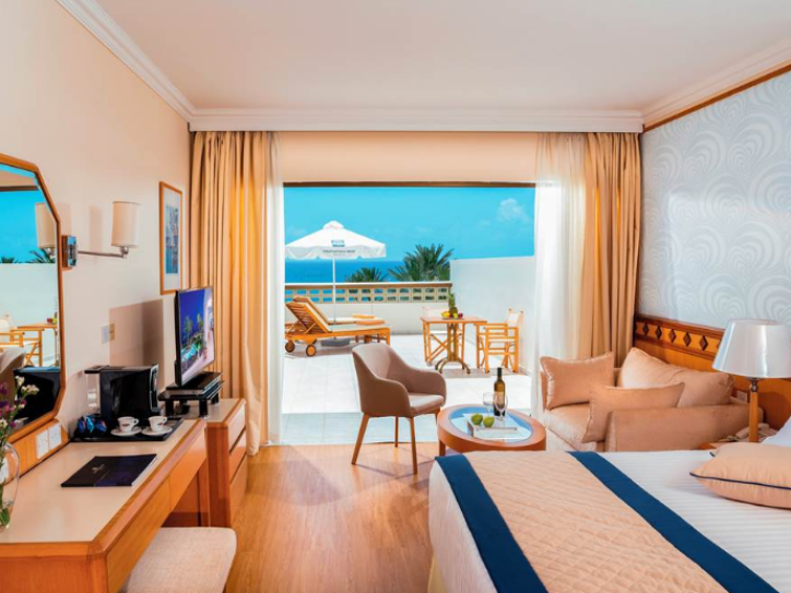 Deluxe Beach Hotel - Adults only Card image