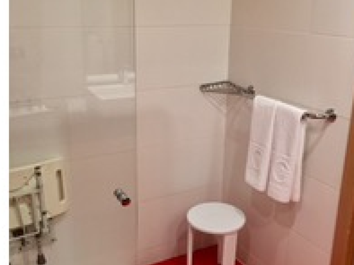 Accessible central hotel Card image