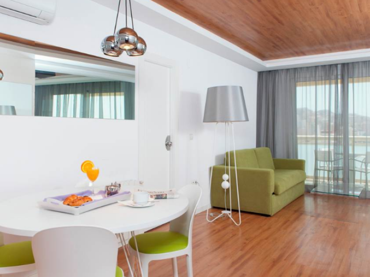 Accessible central hotel Card image