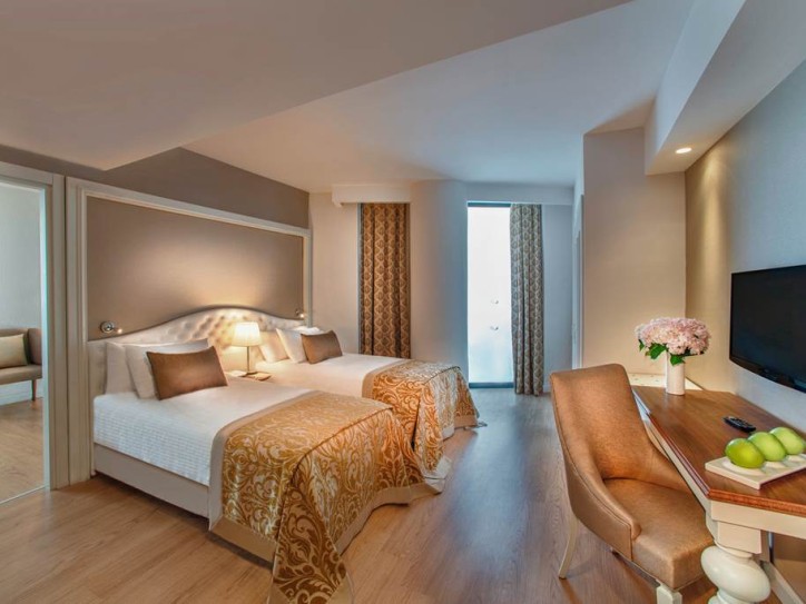 Accessible Spa Hotel Offering Premium Luxury Card image