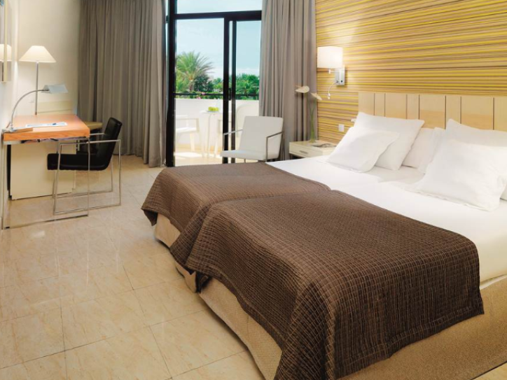 Accessible Beach hotel Card image