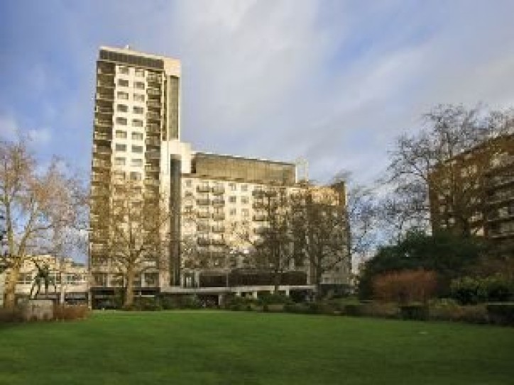 Luxury City Hotel Card image