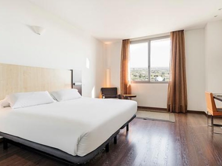 Modern City Hotel Card image