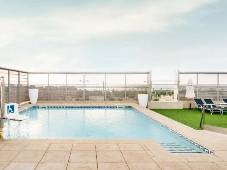 Top views hotel Card image