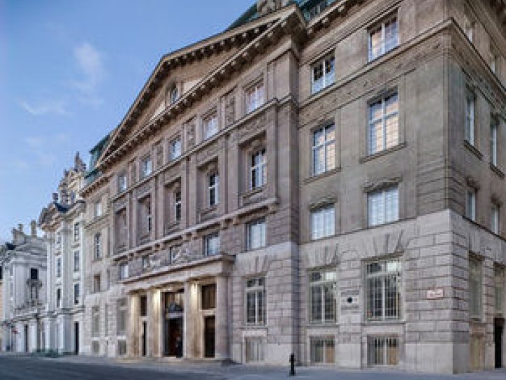 Am Hof Square Hotel Card image