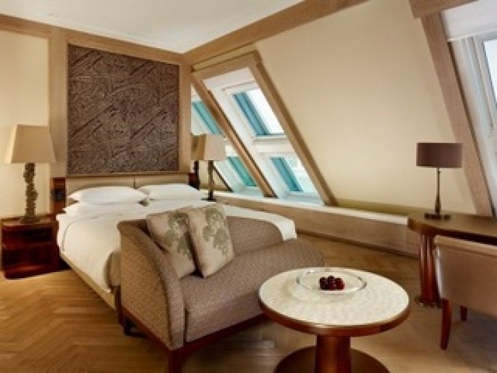 Am Hof Square Hotel Card image