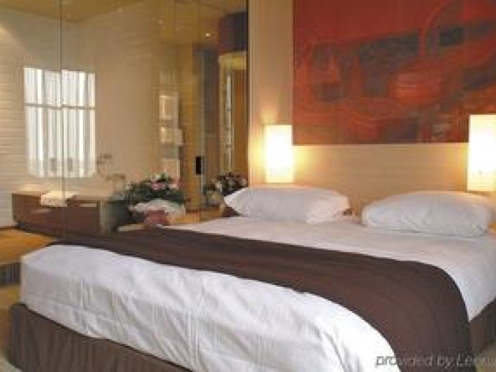 Luxury Central Hotel Card image