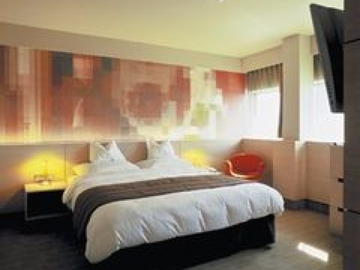 Luxury Central Hotel Card image