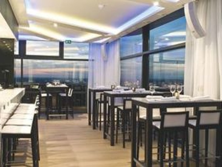 Luxury Central Hotel Card image