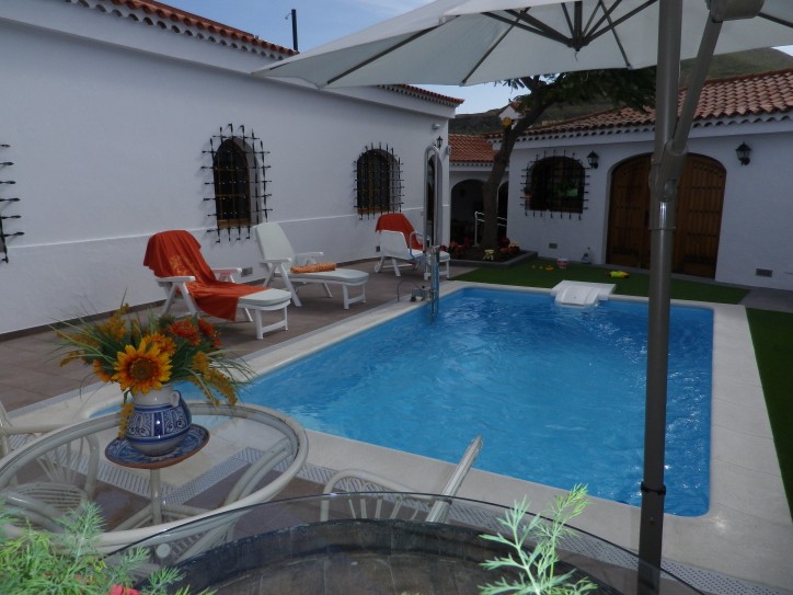 Traditional holiday villa in Arucas Card image