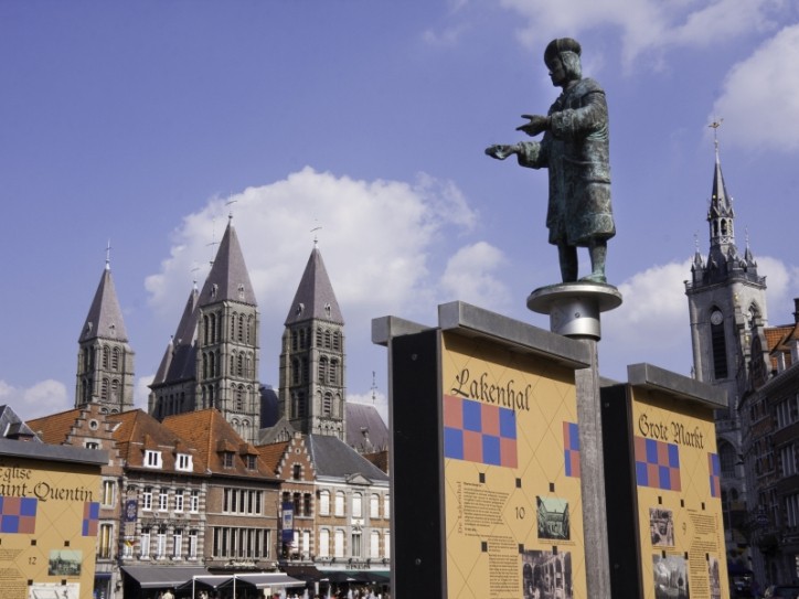 Mont-Saint-Aubert Card image