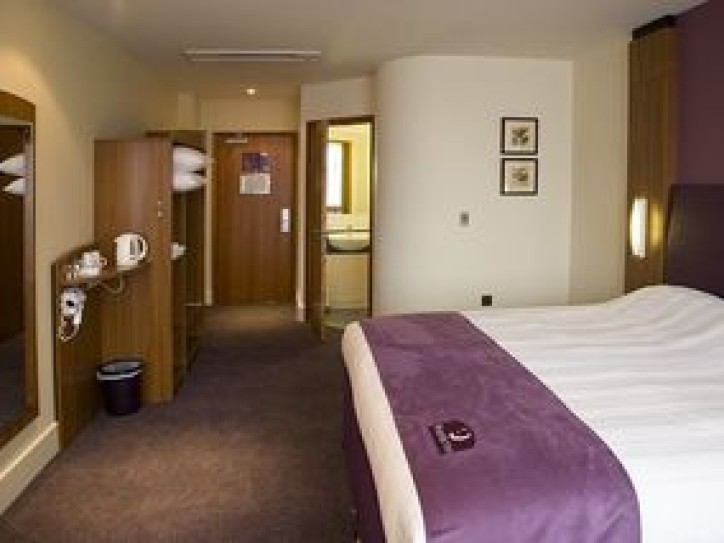 Modern London Hotel Card image