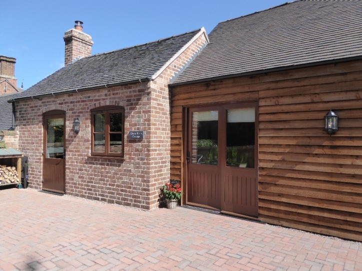 Red brick cottage - pet friendly Card image