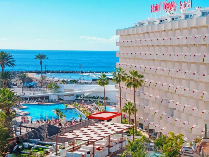 Accessible Beach Hotel Card image