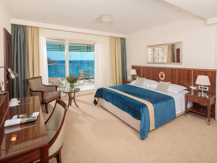 Boutique Hotel Card image