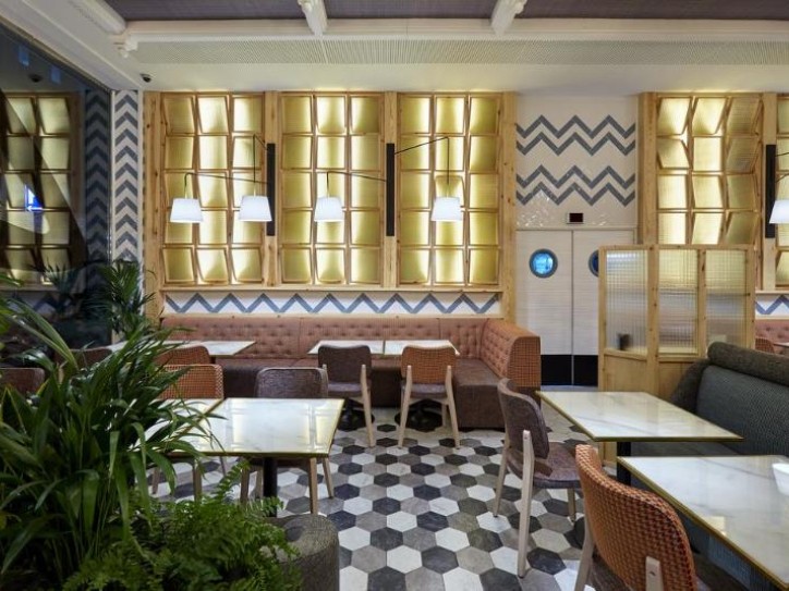 Accessible Gothic Quarter Hotel Card image