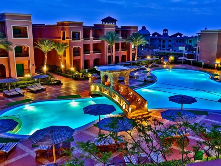 Accessible 5-Star Comfort for an Unforgettable Stay Card image
